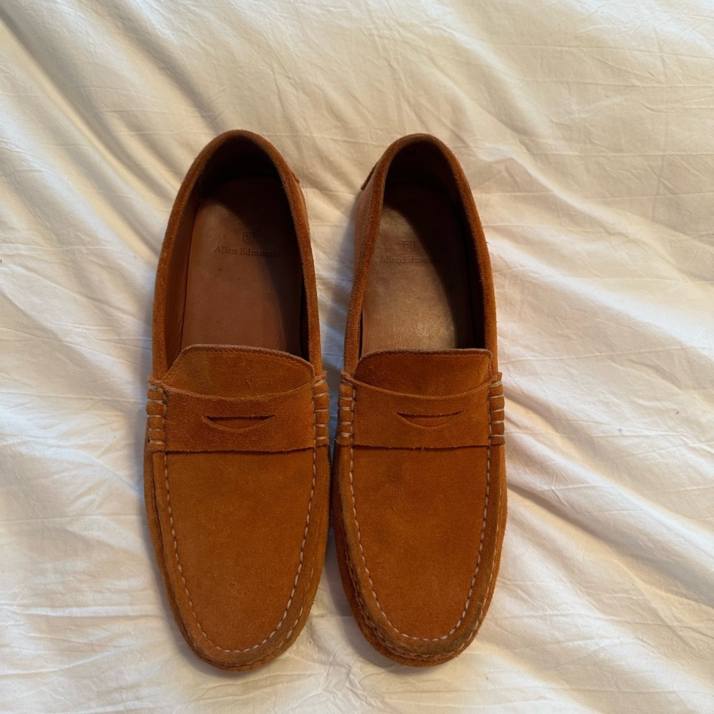 Allen Edmonds Turner rust suede driving moccasin loafer. Size 10 D.